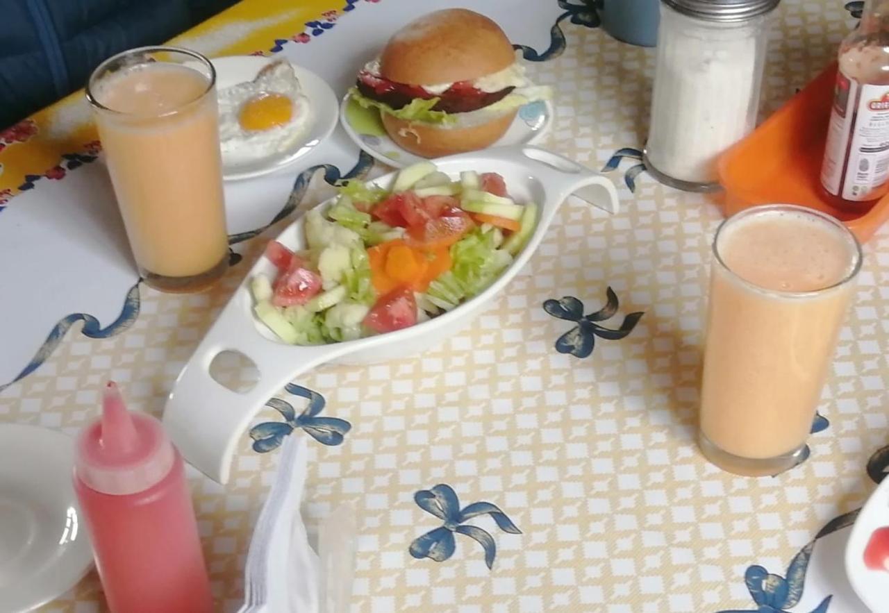 Hostal El Vaquero Chugchilan ภายนอก รูปภาพ