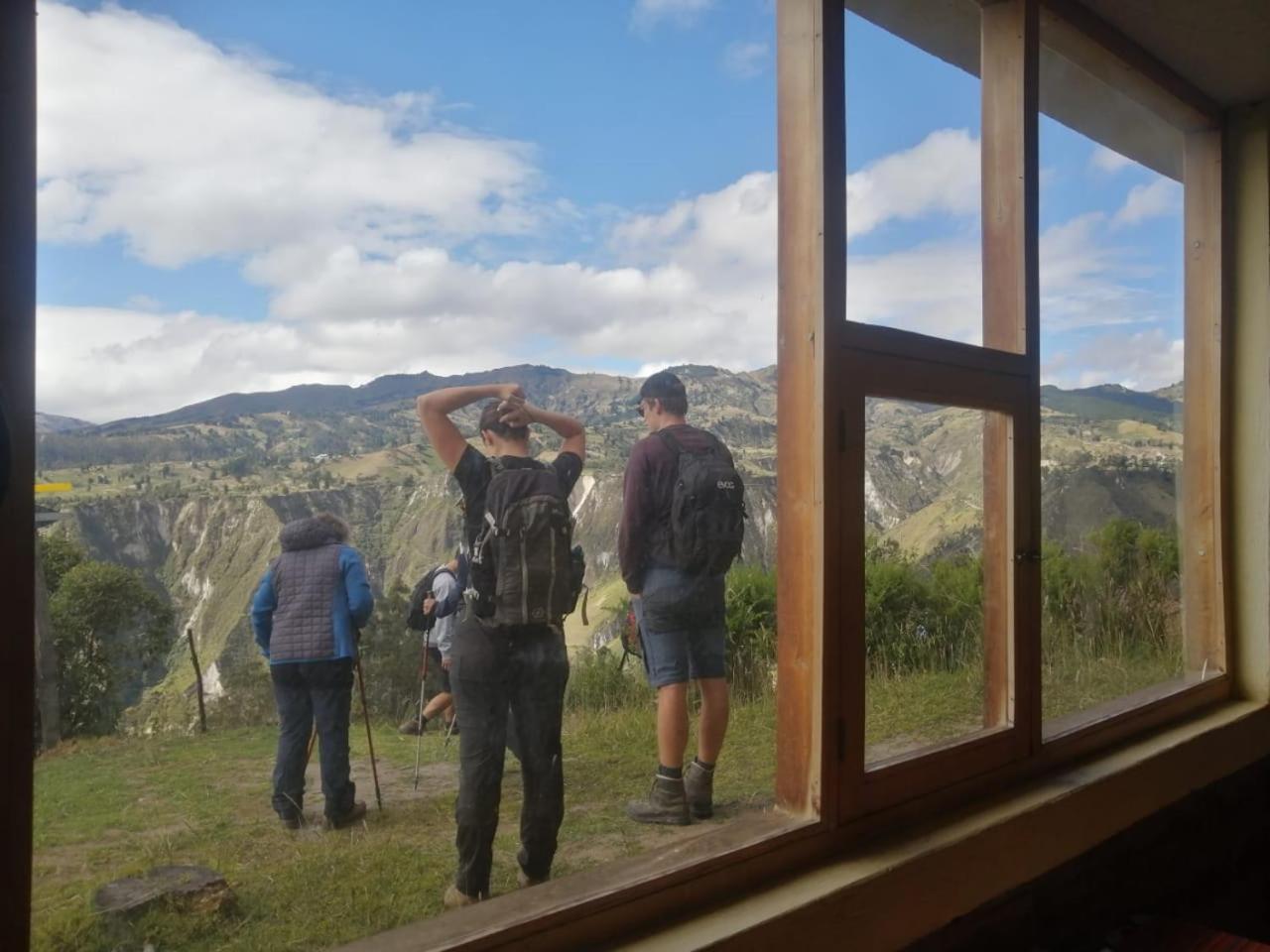 Hostal El Vaquero Chugchilan ภายนอก รูปภาพ