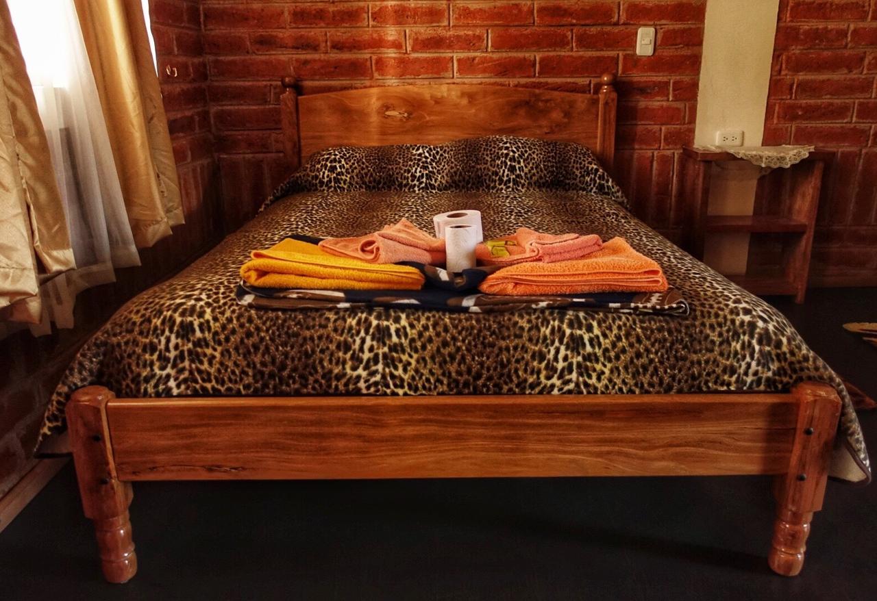 Hostal El Vaquero Chugchilan ภายนอก รูปภาพ